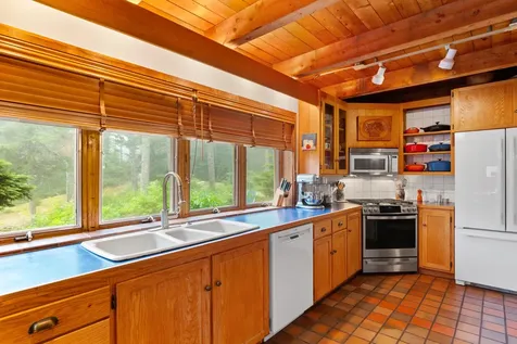 44 Timbercliffe Drive Camden ME 04843