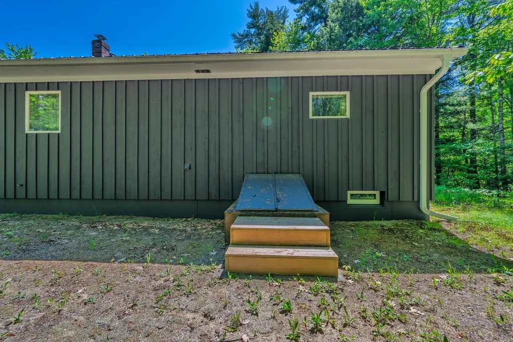 81 Babbidge Road Falmouth ME 04105