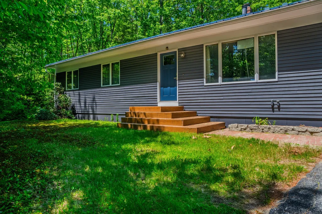 81 Babbidge Road Falmouth ME 04105