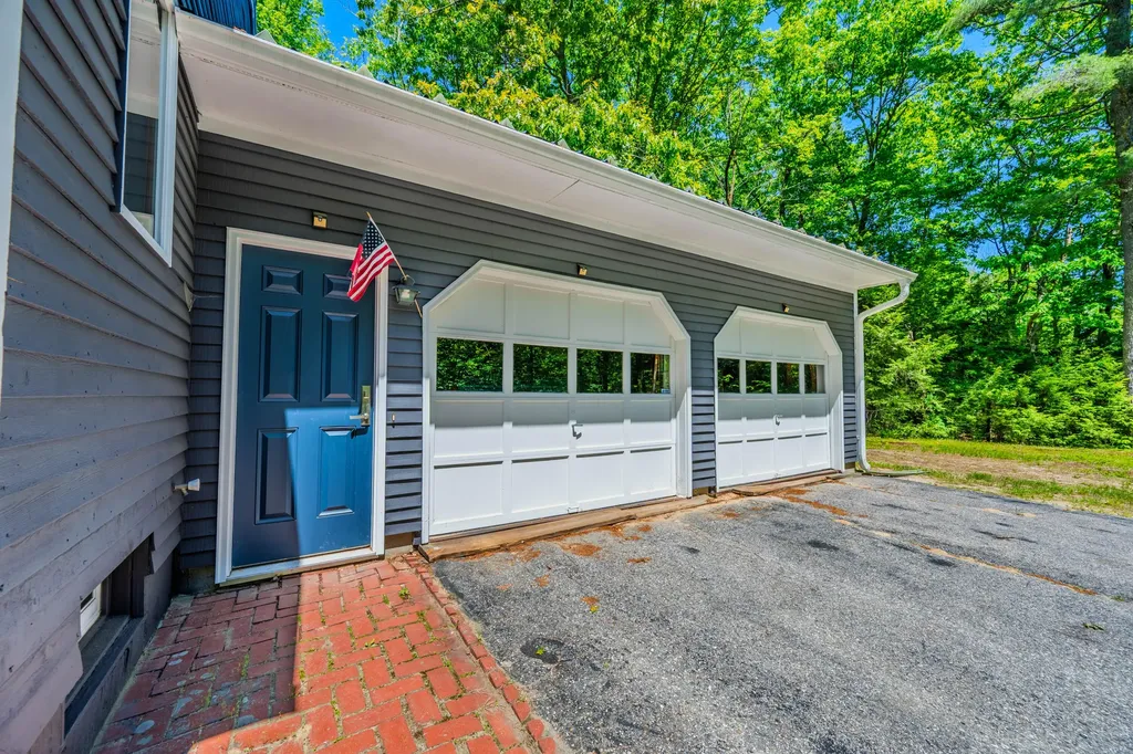 81 Babbidge Road Falmouth ME 04105