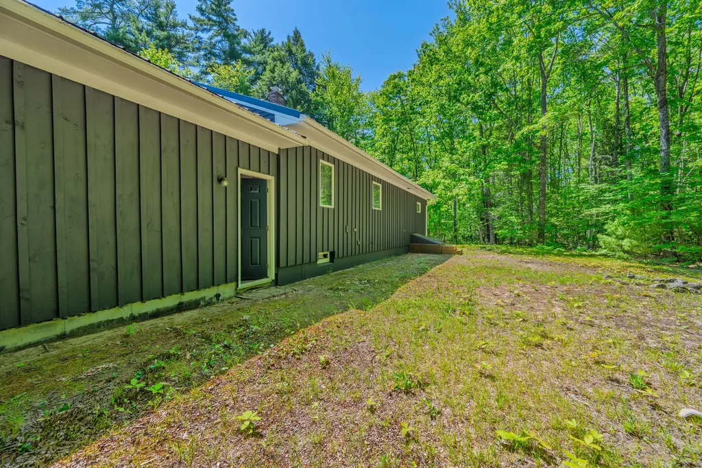 81 Babbidge Road Falmouth ME 04105
