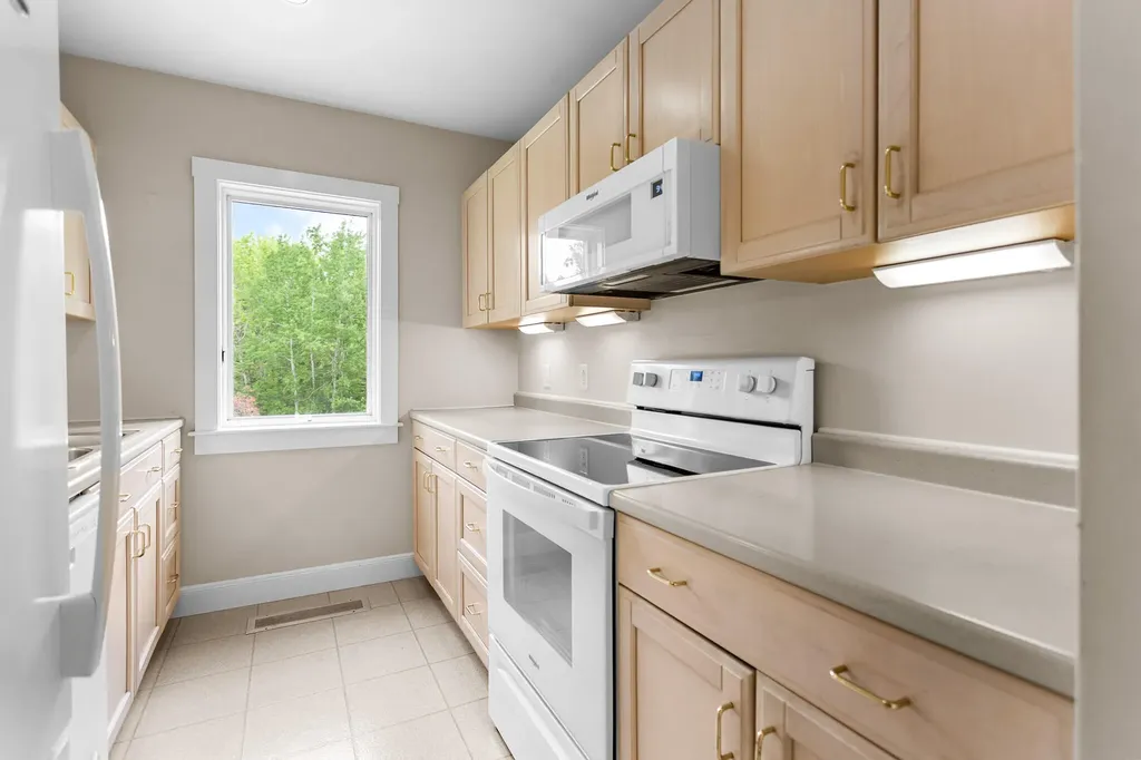 20 Springbrook Drive Belfast ME 04915