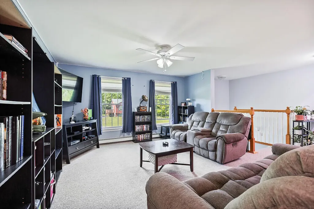 5 Howard Circle Sidney ME 04330