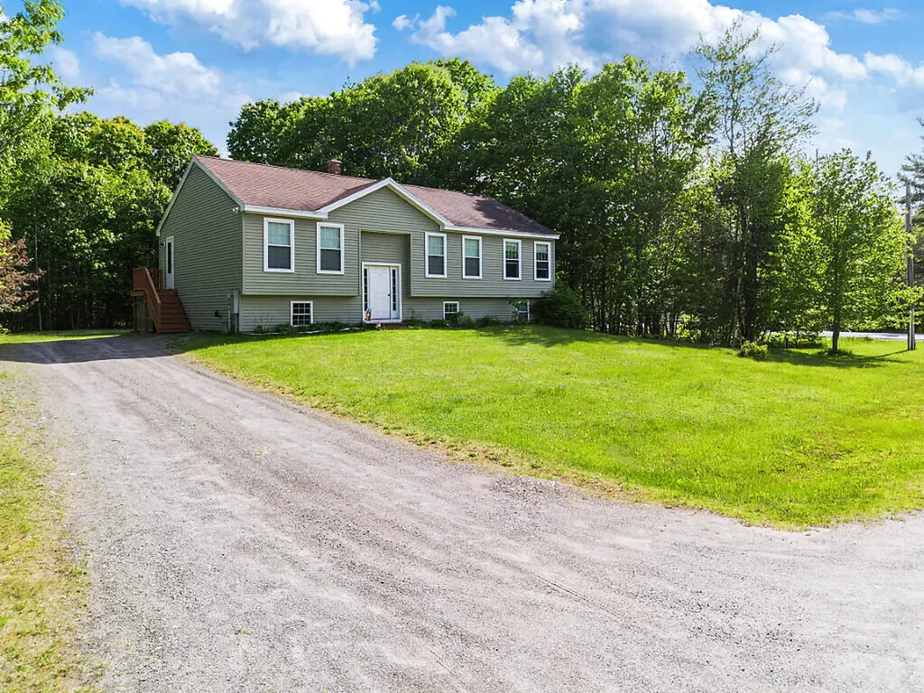 5 Howard Circle Sidney ME 04330