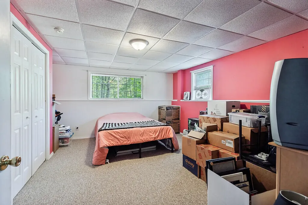 5 Howard Circle Sidney ME 04330