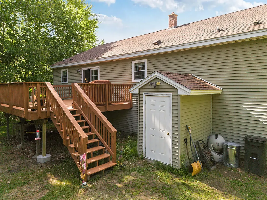 5 Howard Circle Sidney ME 04330