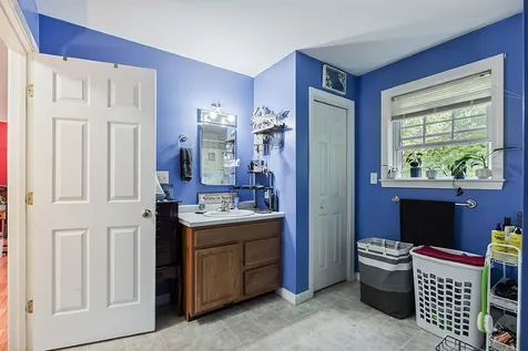 5 Howard Circle Sidney ME 04330