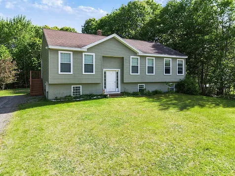 5 Howard Circle Sidney ME 04330