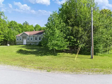 5 Howard Circle Sidney ME 04330
