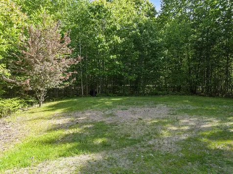 5 Howard Circle Sidney ME 04330
