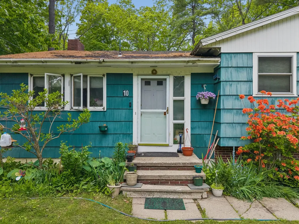 10 Ridgewood Drive Augusta ME 04330