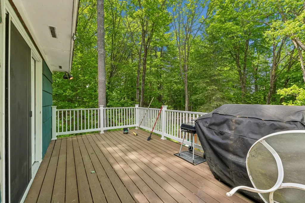 10 Ridgewood Drive Augusta ME 04330