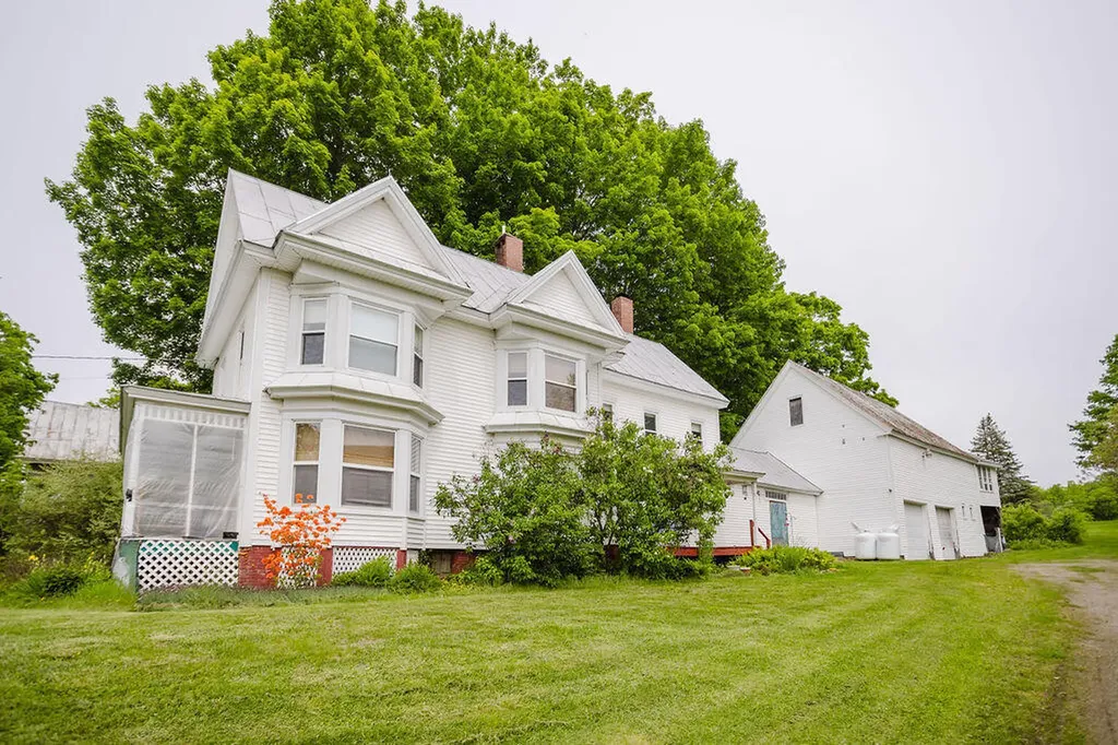 77 Main Street New Sharon ME 04955