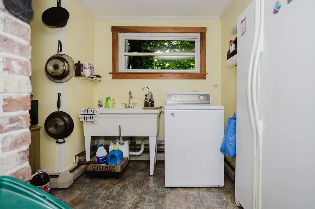 77 Main Street New Sharon ME 04955
