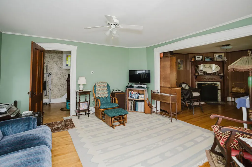 77 Main Street New Sharon ME 04955