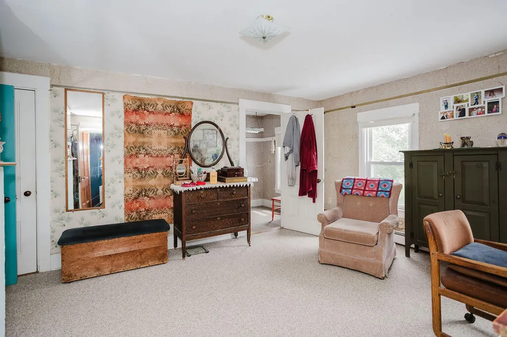 77 Main Street New Sharon ME 04955