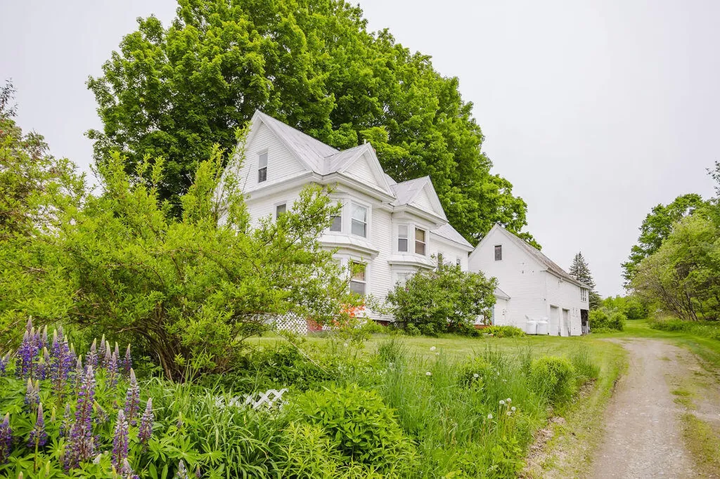 77 Main Street New Sharon ME 04955