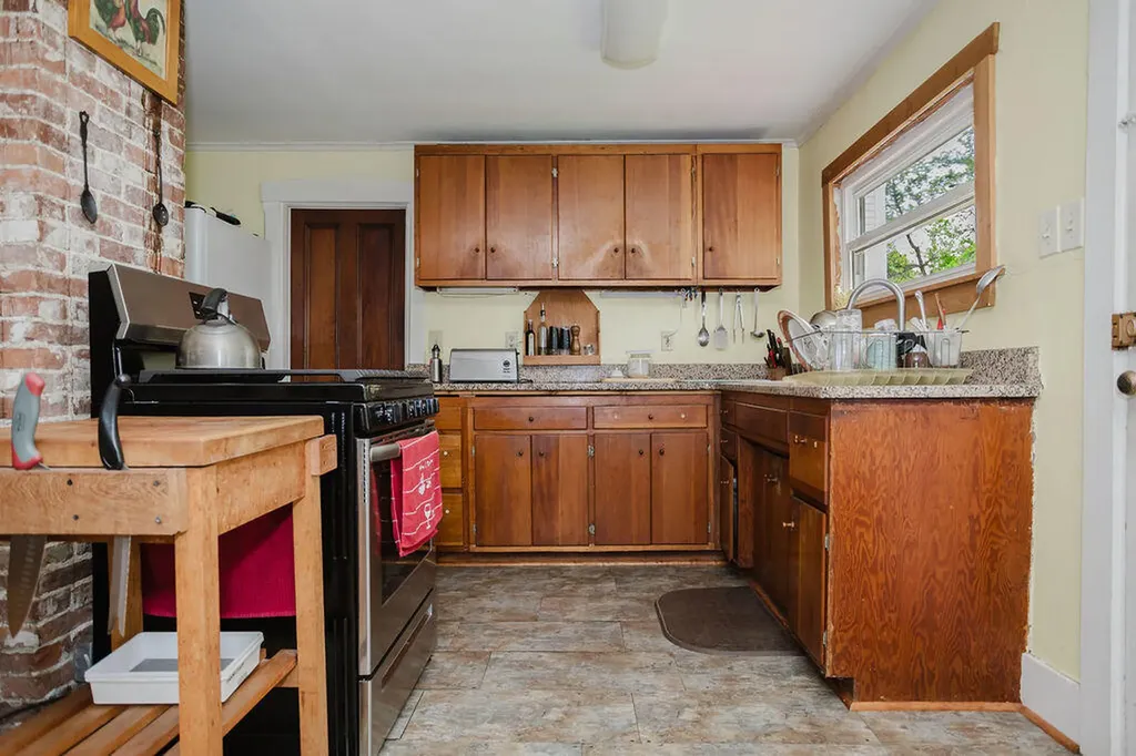 77 Main Street New Sharon ME 04955