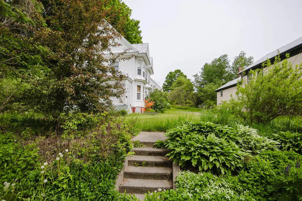 77 Main Street New Sharon ME 04955