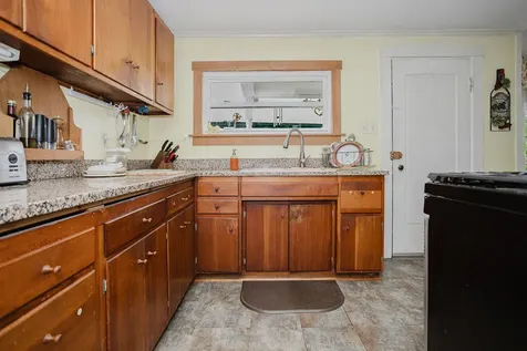 77 Main Street New Sharon ME 04955