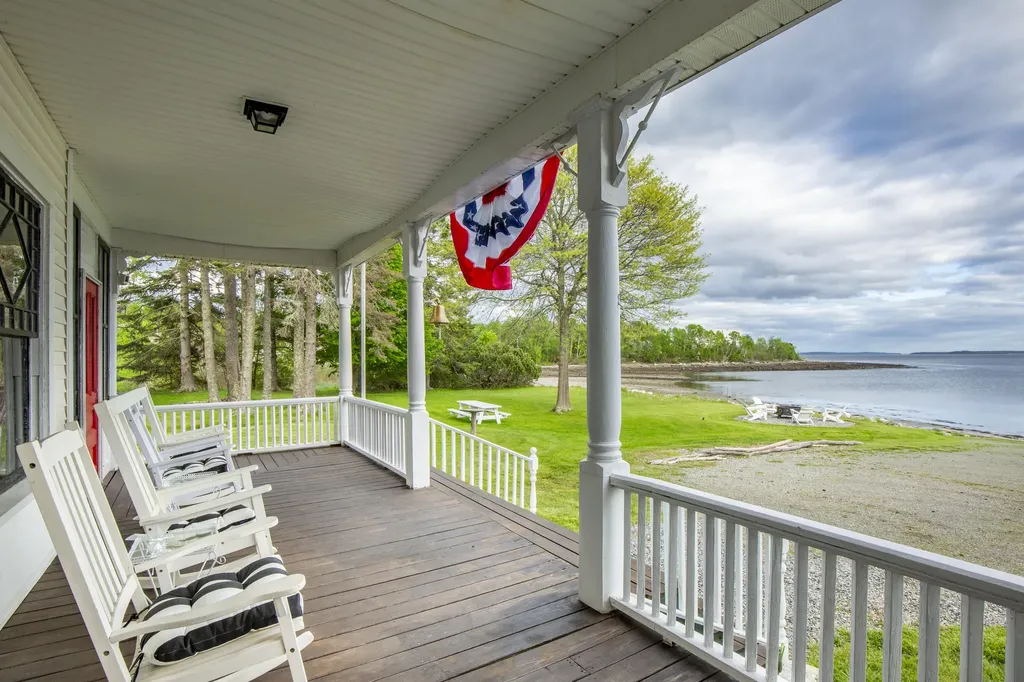 8 Navy Street Extension Searsport ME 04974