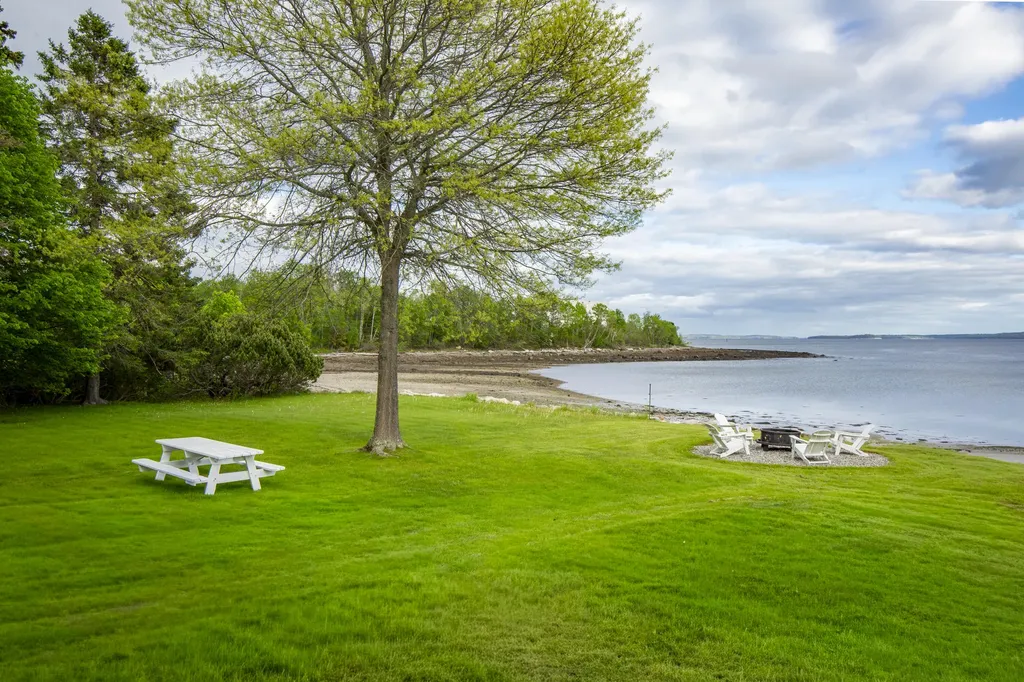 8 Navy Street Extension Searsport ME 04974