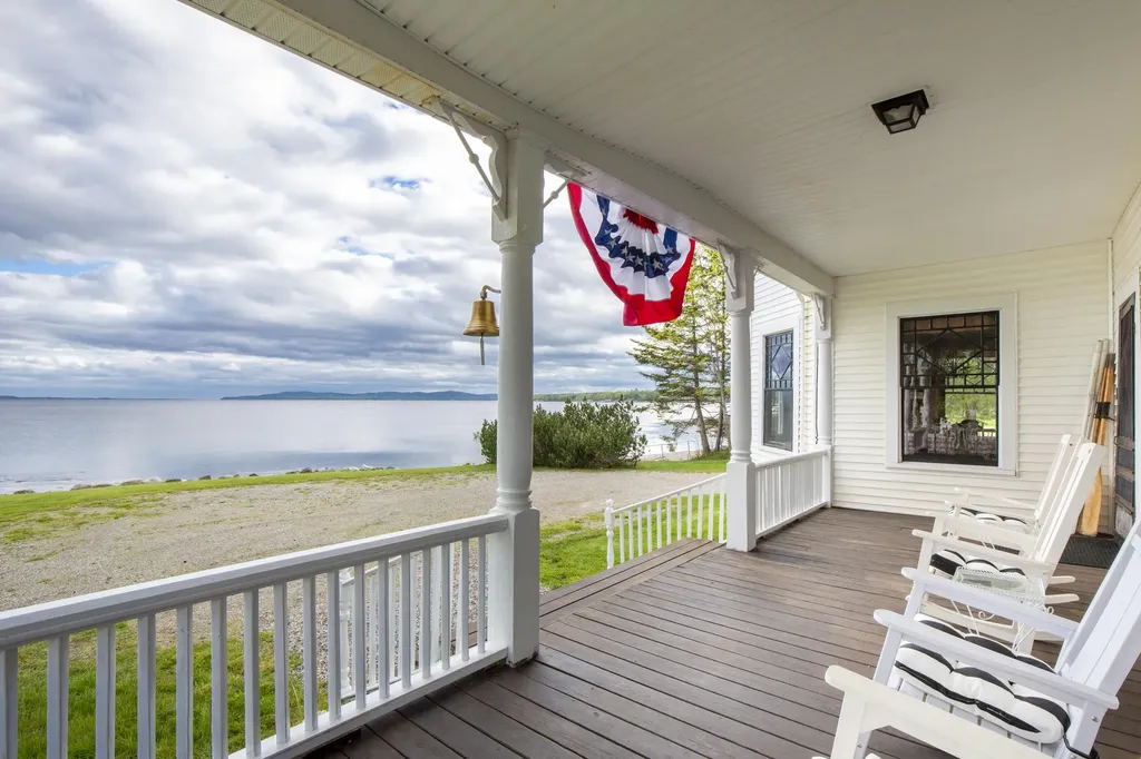 8 Navy Street Extension Searsport ME 04974
