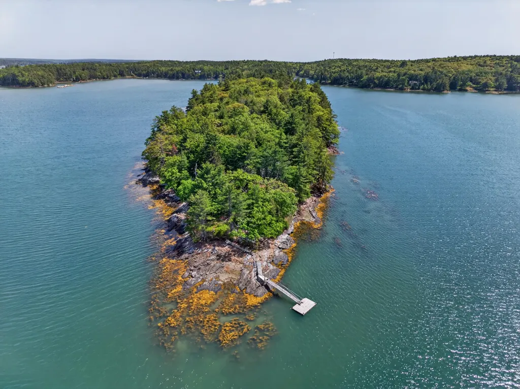 0 Bombazine Island Harpswell ME 04079