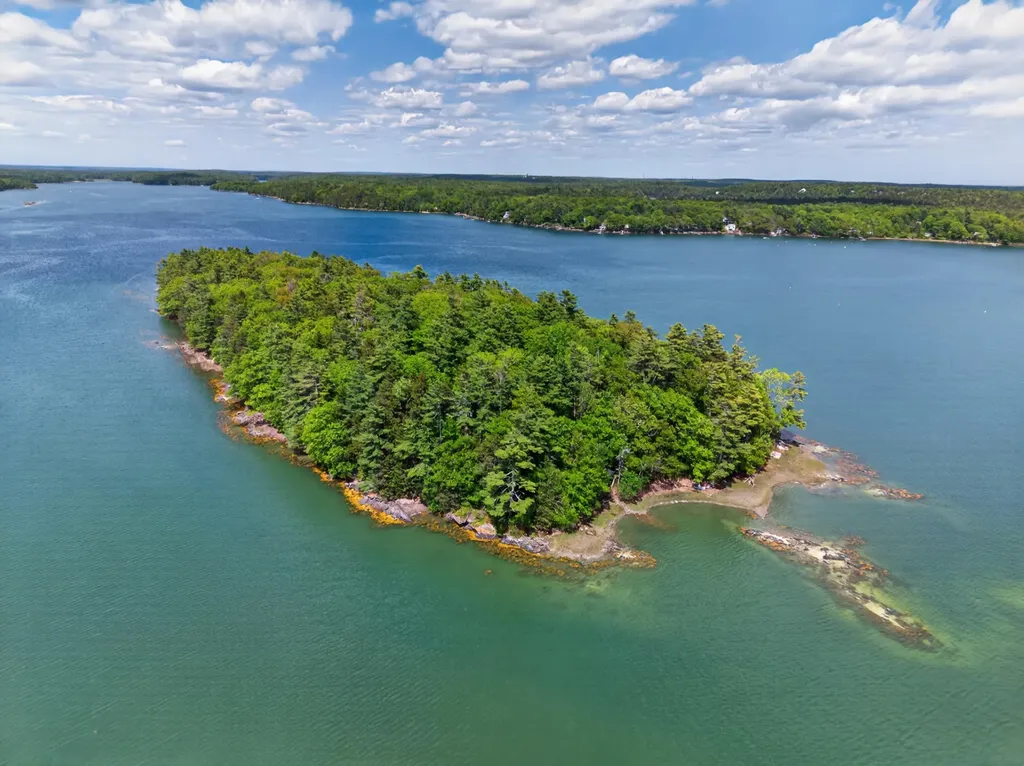 0 Bombazine Island Harpswell ME 04079