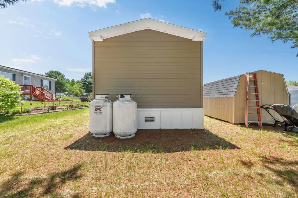 21 Purington Avenue Mechanic Falls ME 04256