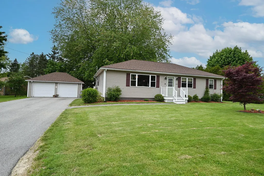 1128 Chase Road Veazie ME 04401