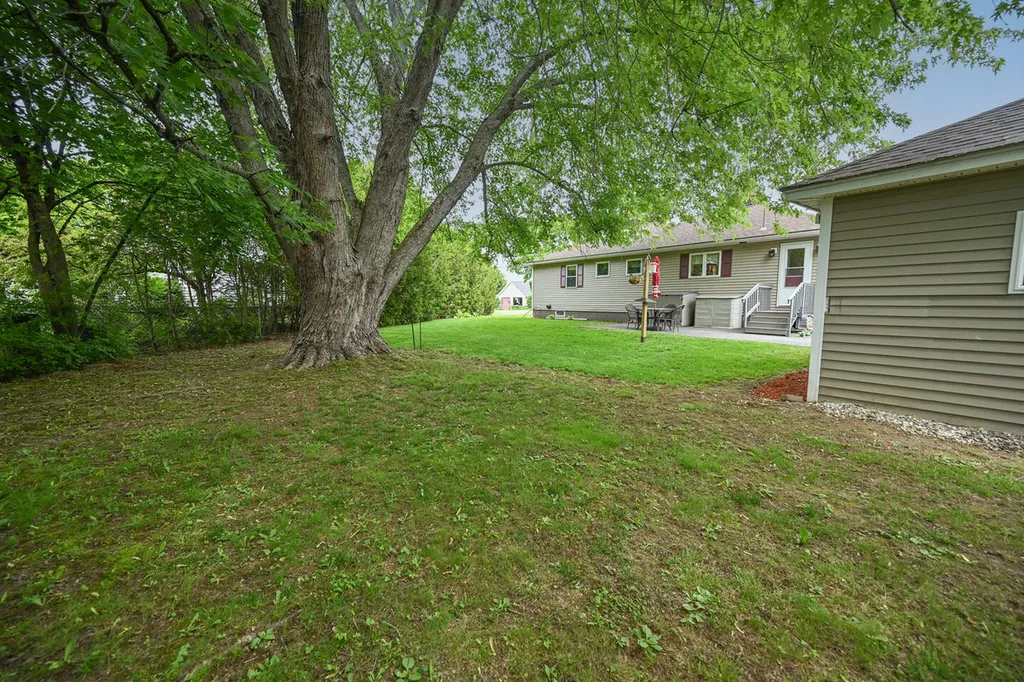1128 Chase Road Veazie ME 04401