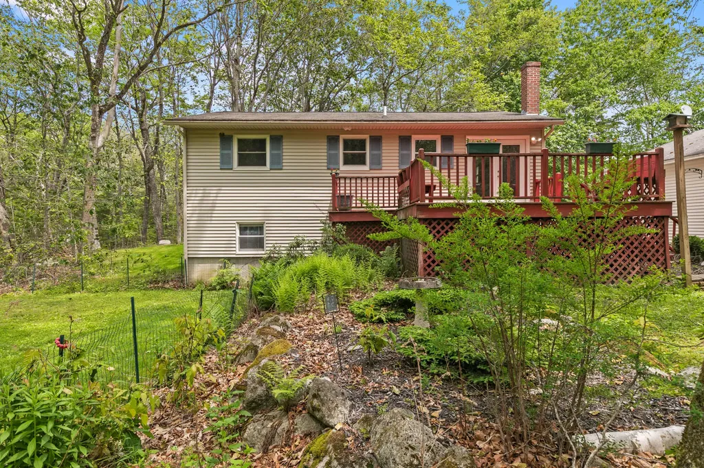 81 Highland Road Standish ME 04084