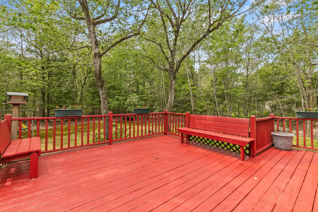 81 Highland Road Standish ME 04084