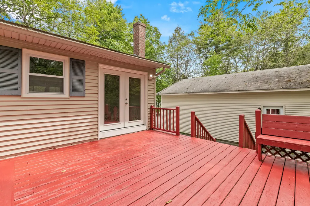 81 Highland Road Standish ME 04084