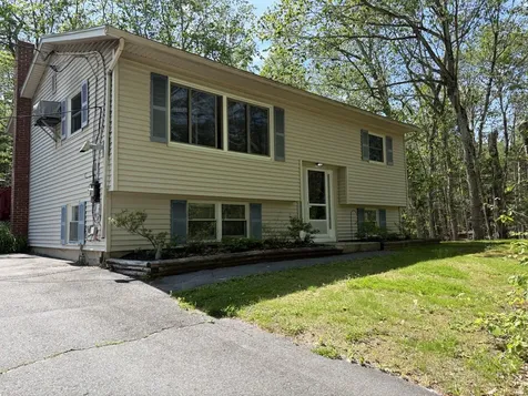 81 Highland Road Standish ME 04084