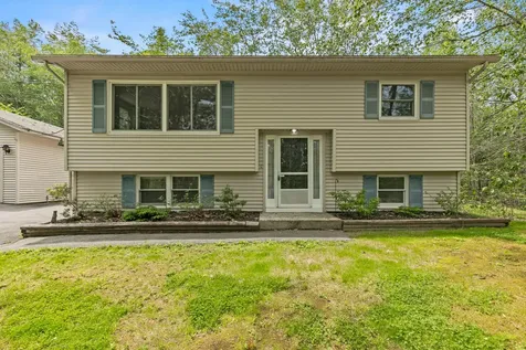 81 Highland Road Standish ME 04084