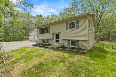 81 Highland Road Standish ME 04084