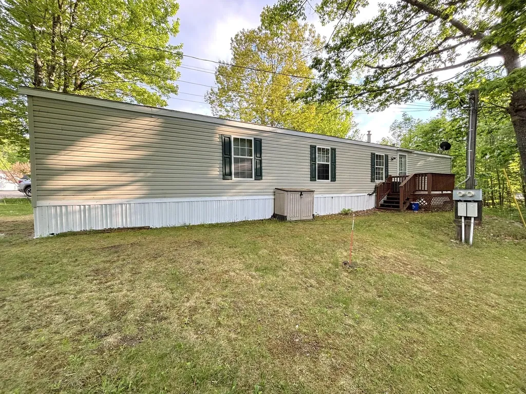 70 Amys Circle Dresden ME 04342