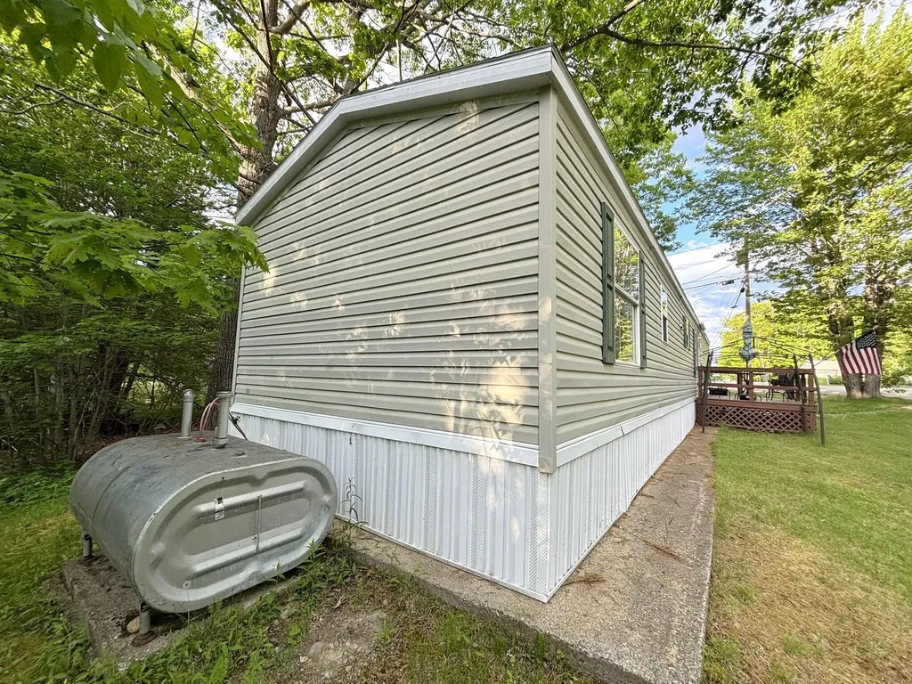 70 Amys Circle Dresden ME 04342