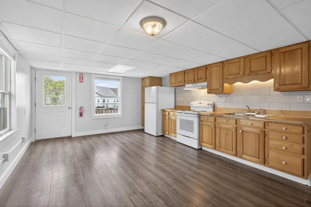 171 N Main Street Rockland ME 04841