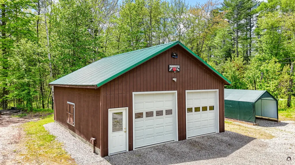 5 Hansen Lane Roxbury ME 04275
