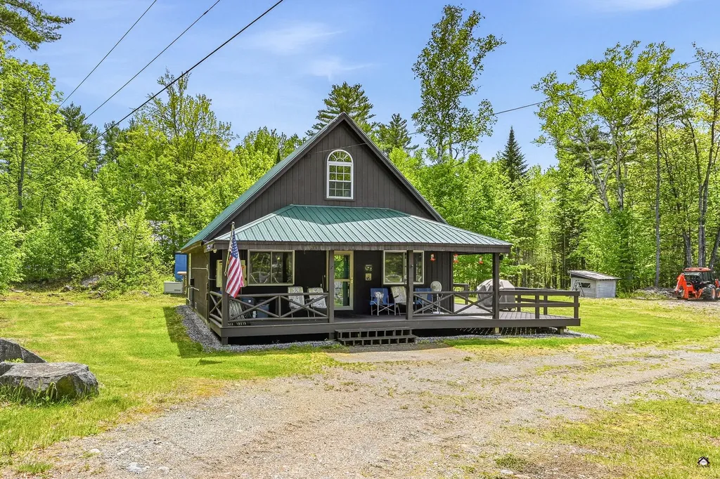 5 Hansen Lane Roxbury ME 04275