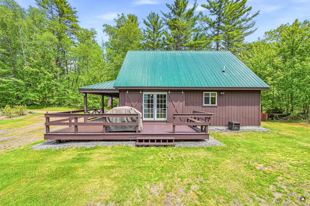 5 Hansen Lane Roxbury ME 04275