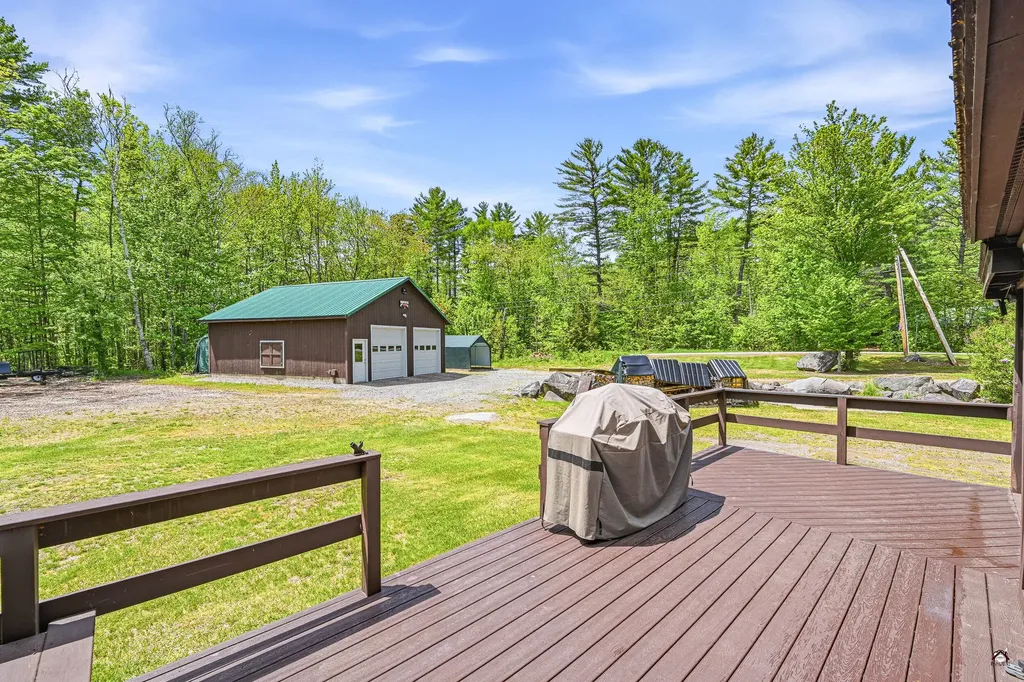 5 Hansen Lane Roxbury ME 04275