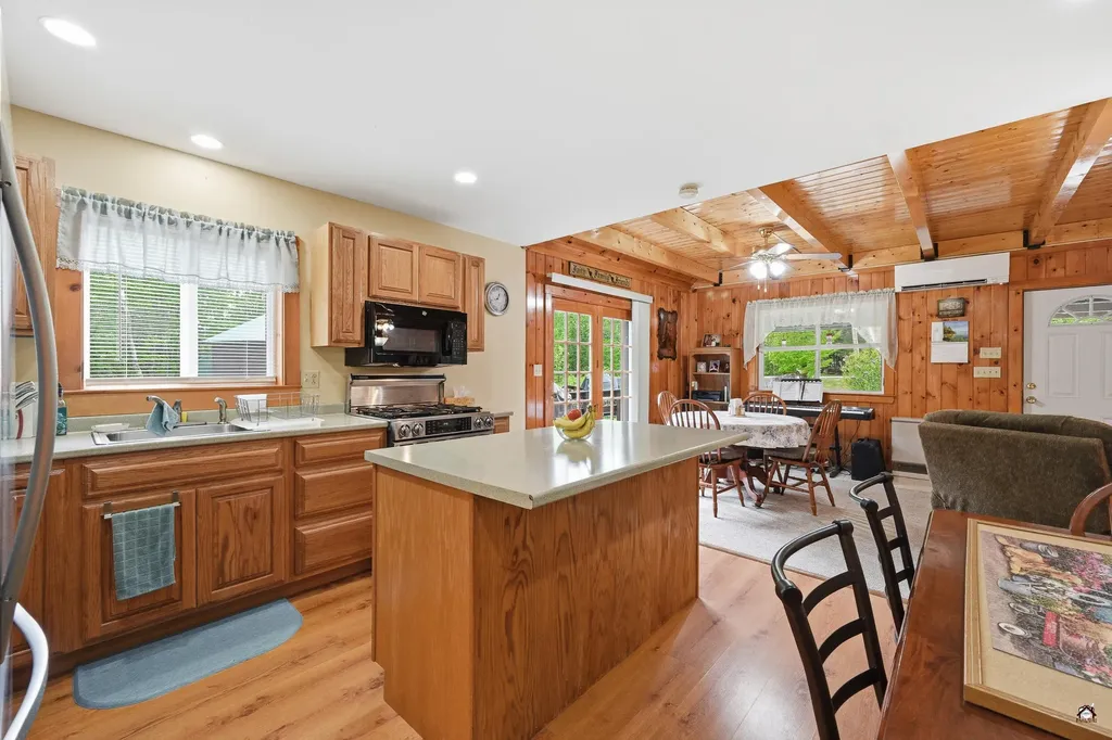5 Hansen Lane Roxbury ME 04275