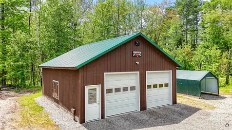 5 Hansen Lane Roxbury ME 04275