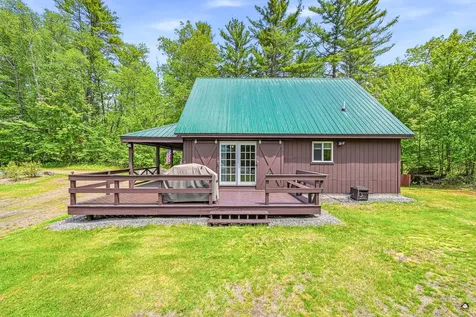 5 Hansen Lane Roxbury ME 04275