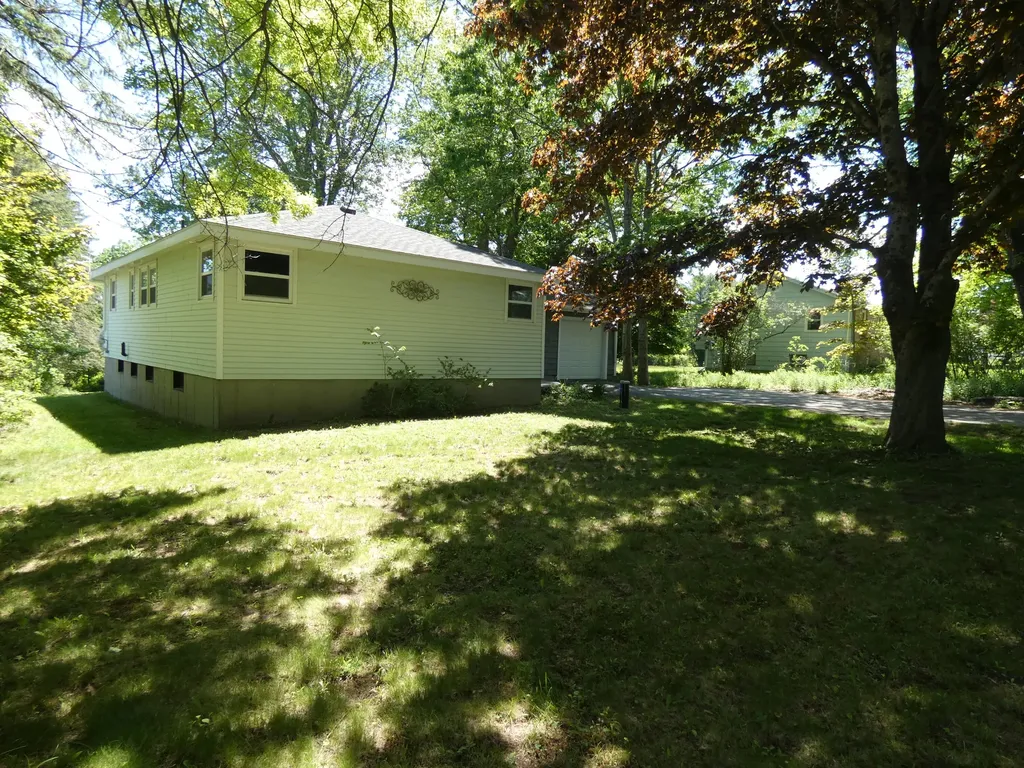 59 Route 41 Winthrop ME 04364