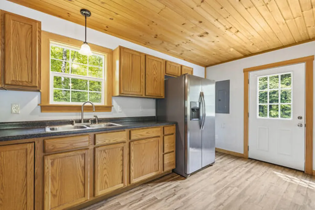 39 Freemont Avenue Baldwin ME 04024